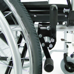 Cadeira de Rodas Luxo+ com elevação (pneu Anti Furo) Até 100kg 8 Cadeira de Rodas Luxo+ com elevação (pneu Anti Furo) Até 100kg 3